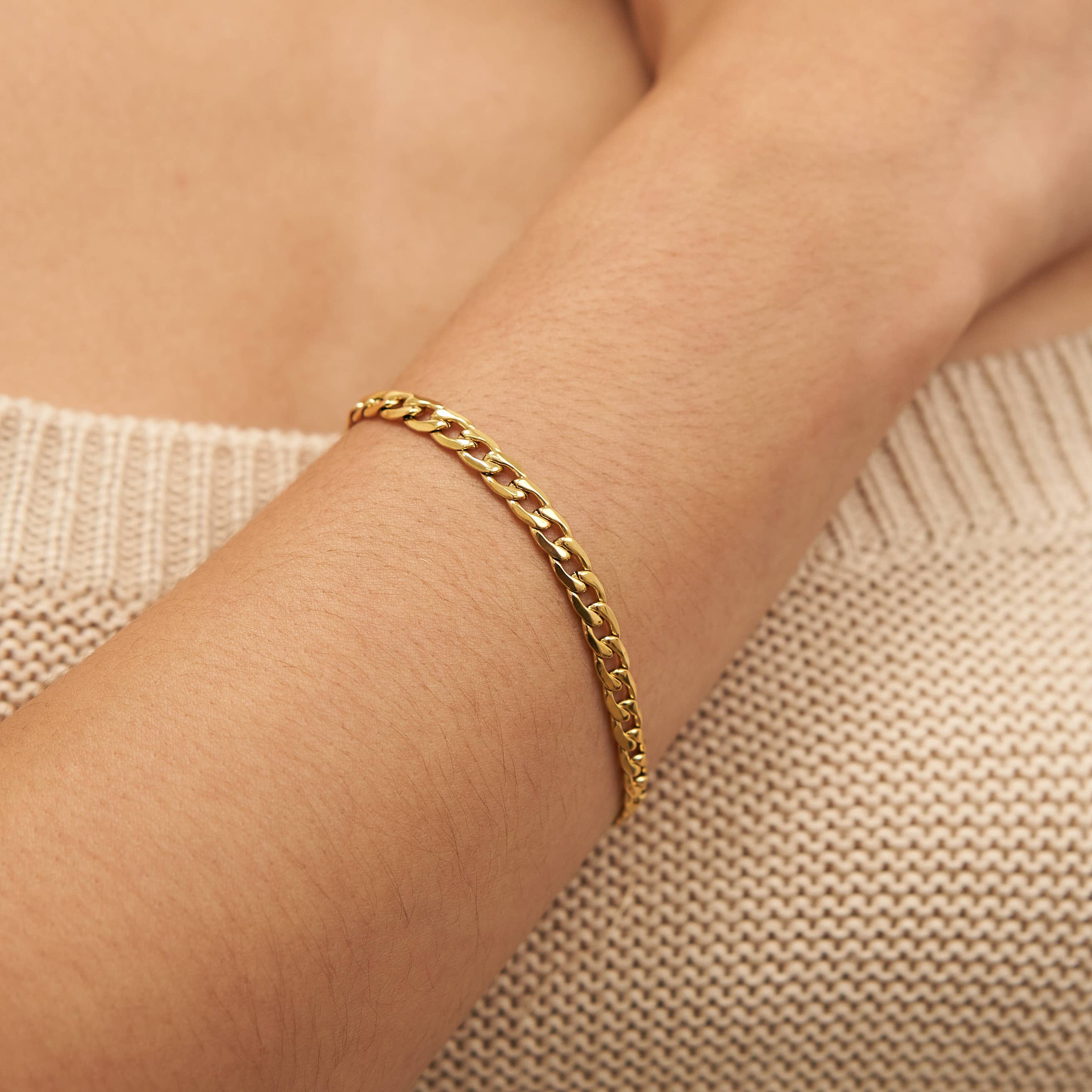 Curb Chain Bracelet – Zen + Zeus Clothing Co.