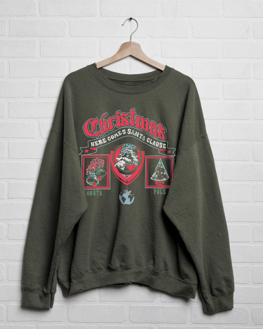 christmas-patch-sweatshirt-livylu