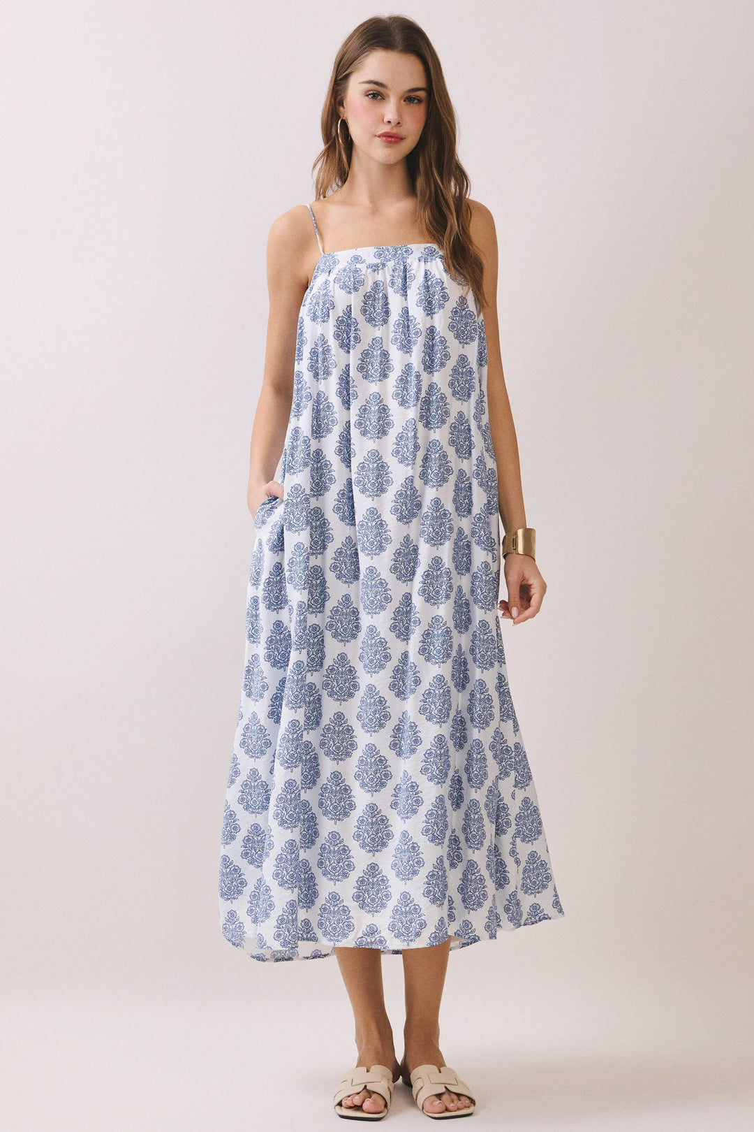 Printed Flowy Silhouette Pocketed Maxi Dress