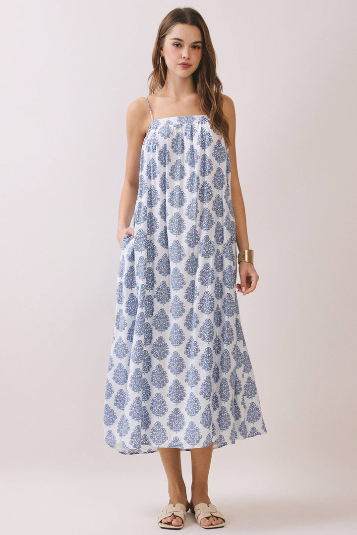 Printed Flowy Silhouette Pocketed Maxi Dress