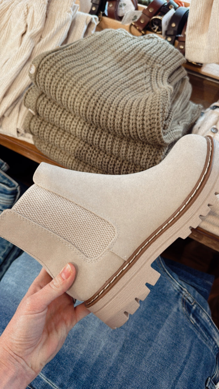 Chunky Lug Sole Round Toe Chelsea Ankle Boot