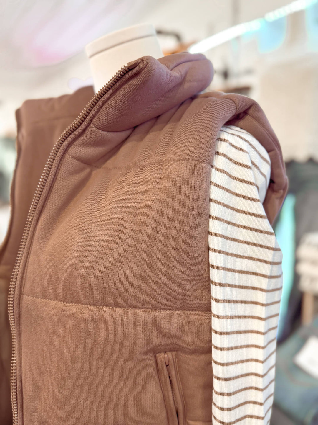 Everyday Puffer Vest in Camel