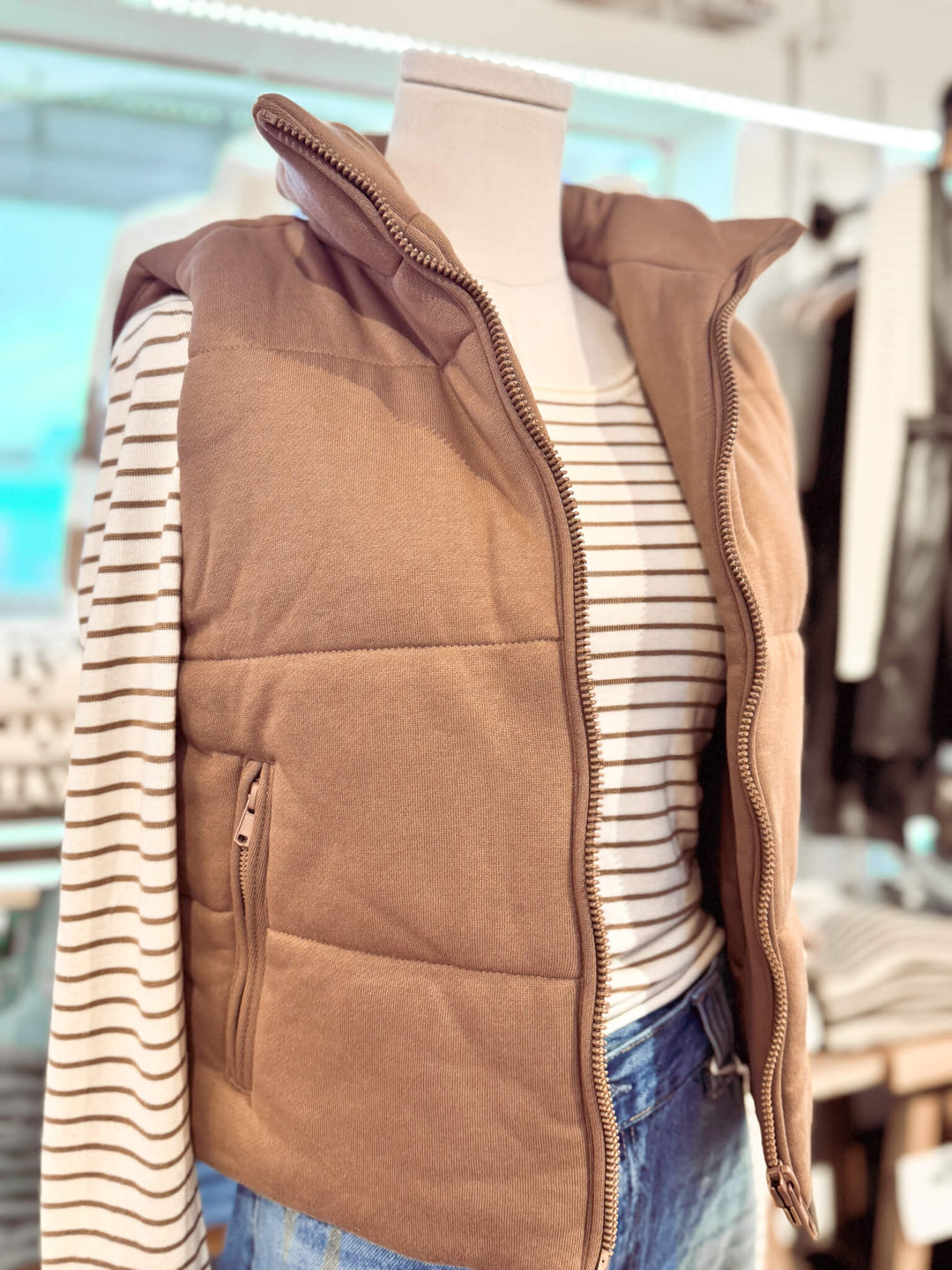 Everyday Puffer Vest in Camel