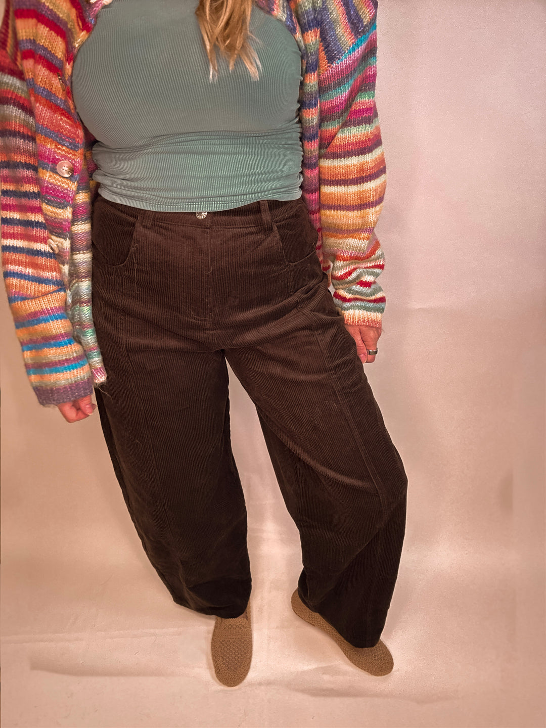 Mid-Rise Corduroy Barrel Pants