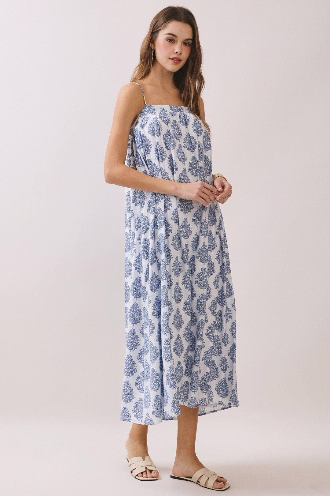 Printed Flowy Silhouette Pocketed Maxi Dress