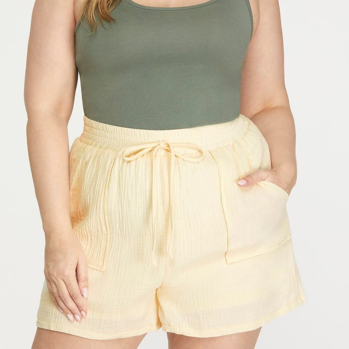 Woven Lined Shorts in Cream