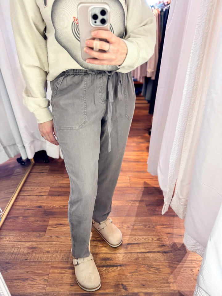 Tapered Pants with Pockets