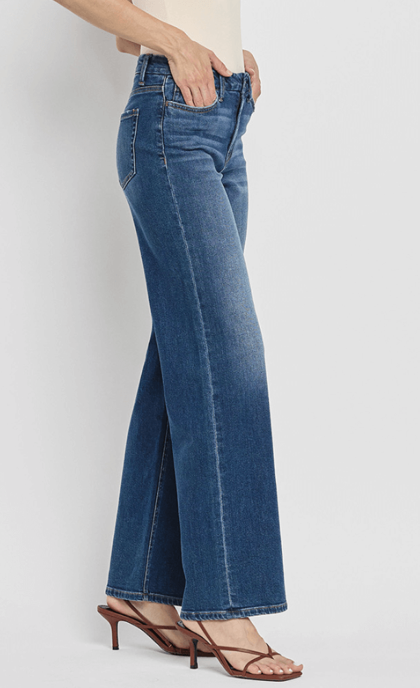 Irresistible 90s Loose Fit Jeans