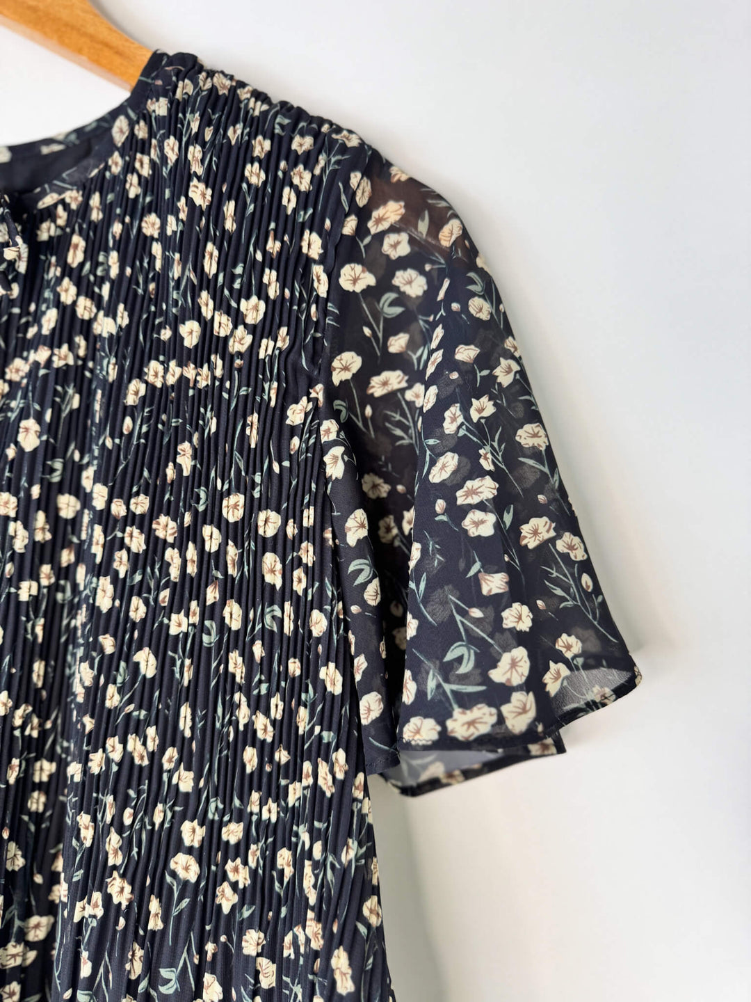 Floral Pleated Woven Blouse