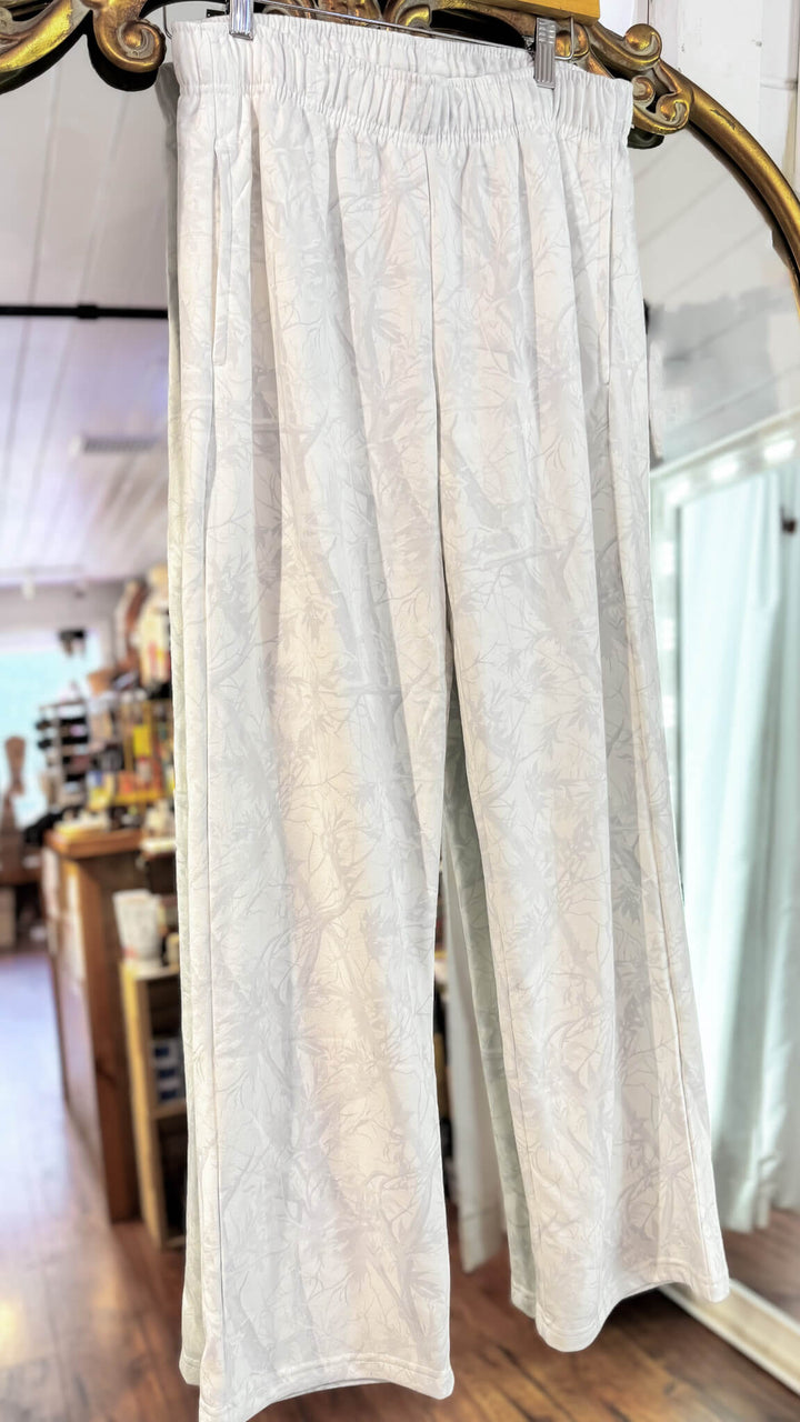 Cloud Nine Fleece White Camo Straight Leg Sweatpants - Medium