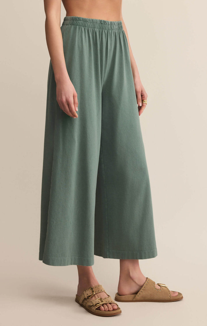 Z SUPPLY: Scout Jersey Crop Flare Pant - Hunter Green