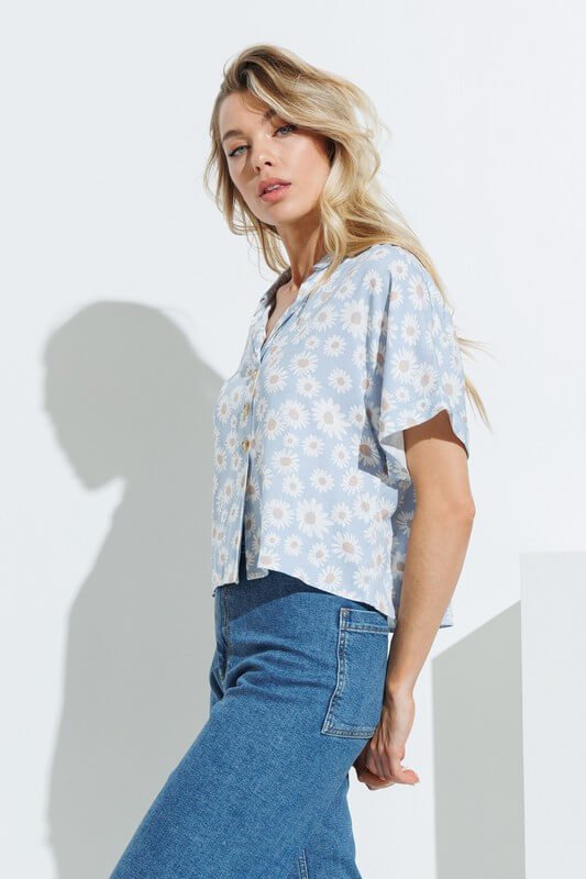 Floral Buttoned Cropped Shirt - Tops